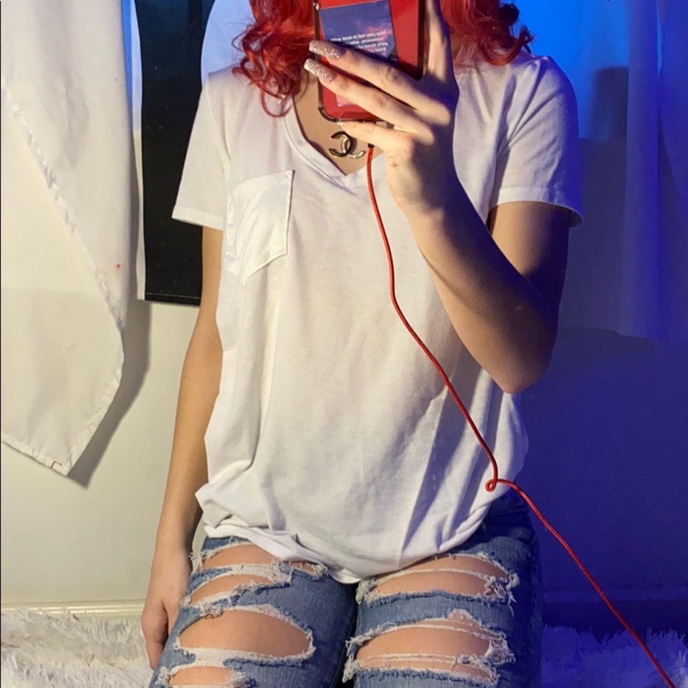 White tee